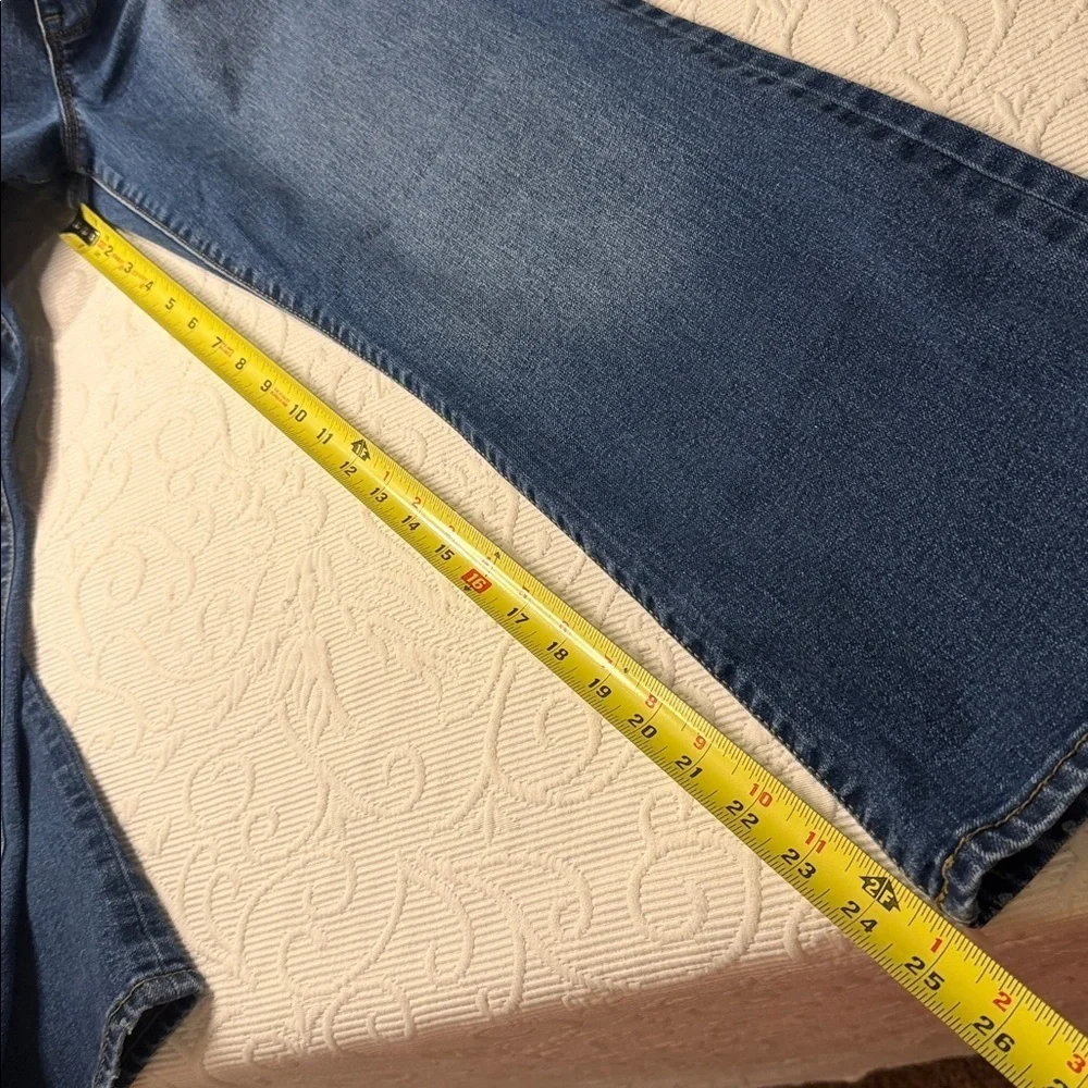 Hudson Blair Jeans Dark Blue High Rise Boot Leg Denim. Size 31